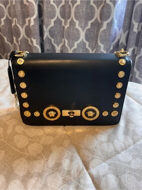 Black structured shoulder bag
